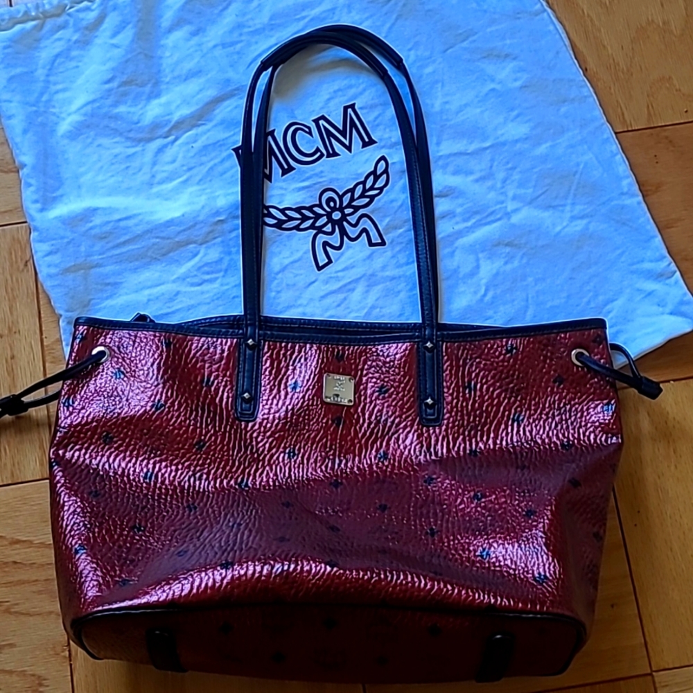 MCM Metallic Visetos Medium Shopper Tote Scooter Red